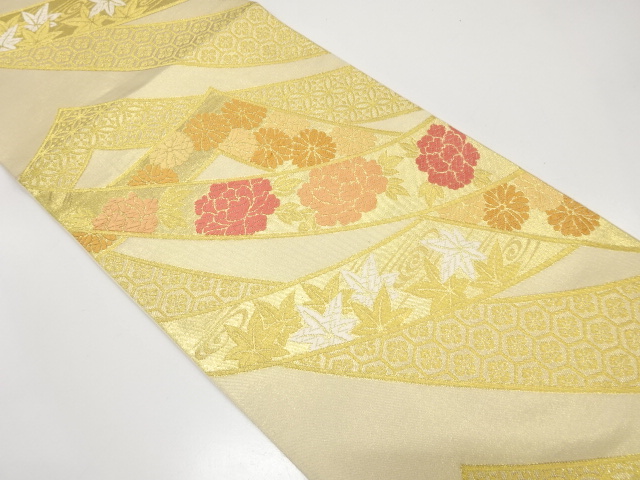 川島織物製　幾何学に菊・牡丹・古典柄織り出し　袋帯